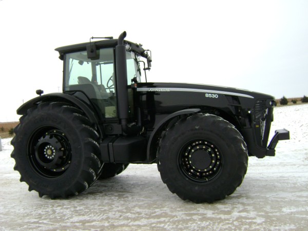 black_deere.jpg